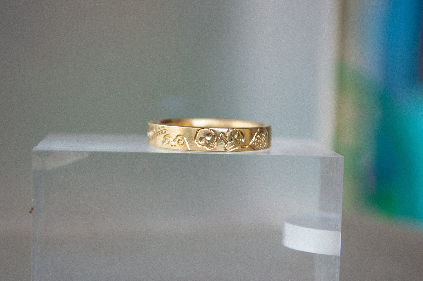 Engraved Floral Narrow Band